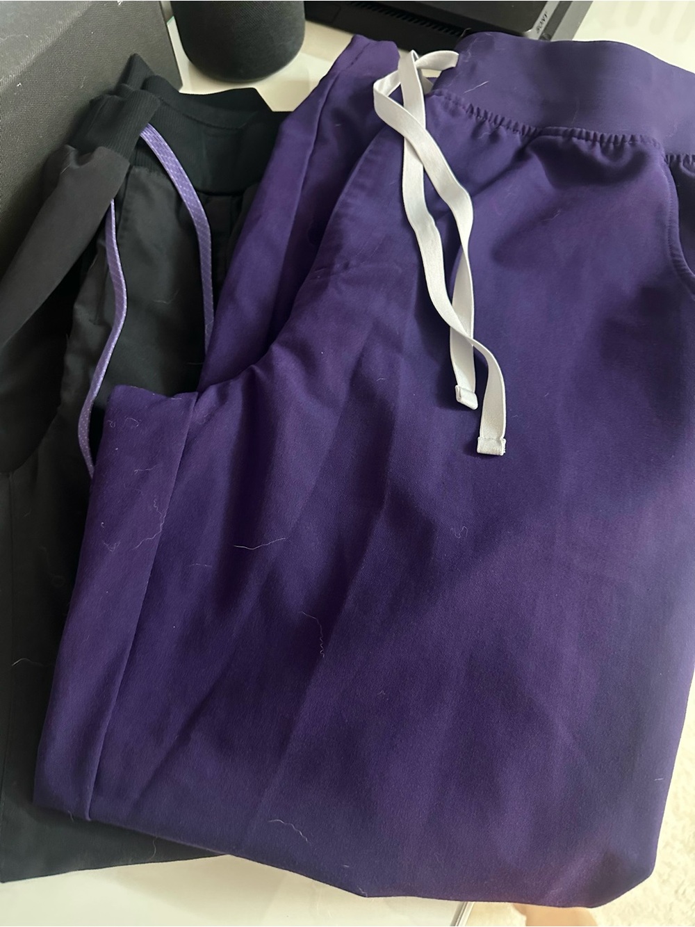 Bundle of two scrub pants Joggers, Figs & Fabletics Large Regular